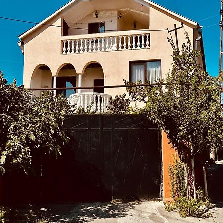 Family Guesthouse - Macharashvili Тбілісі Екстер'єр фото